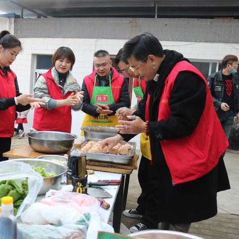 (美食探寻节目)穿越时光的探味游戏：探寻美食背后的故事与记忆